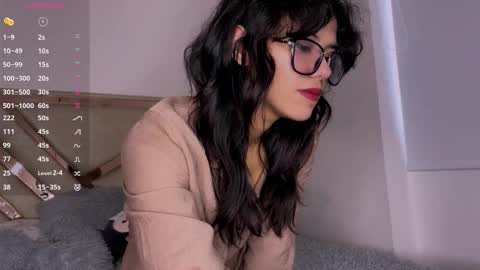 Allyson 3 online show from 10.27.25