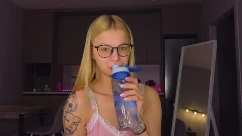 Jenny online show from 05.05.26