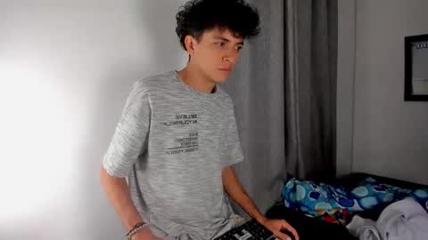 Snapshot of lovely_horny713 chatting on 04.19.26 Salo online show from 04.19.26