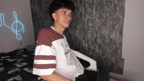 Snapshot of lovely_horny713 chatting on 04.28.26 Salo online show from 04.28.26