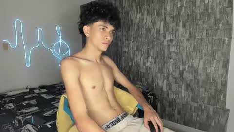 Snapshot of lovely_horny713 chatting on 05.01.26 Salo online show from 05.01.26