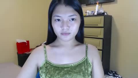 Snapshot of lovely_laura09 chatting on 12.02.24 Lovely Laura online show from 12.02.24