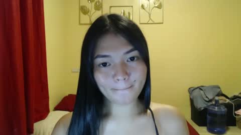 Snapshot of lovely_laura09 chatting on 12.04.24 Lovely Laura online show from 12.04.24