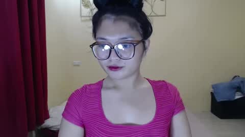 Snapshot of lovely_laura09 chatting on 12.08.24 Lovely Laura online show from 12.08.24