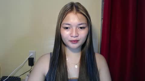 Snapshot of lovely_laura09 chatting on 12.23.24 Lovely Laura online show from 12.23.24