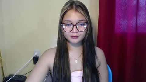 Snapshot of lovely_laura09 chatting on 12.24.24 Lovely Laura online show from 12.24.24