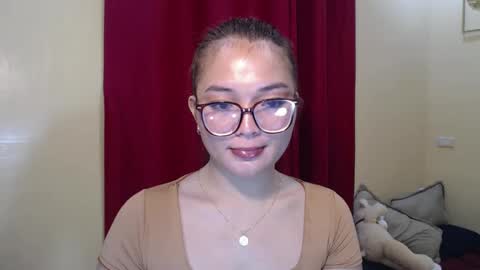 Snapshot of lovely_laura09 chatting on 12.30.24 Lovely Laura online show from 12.30.24