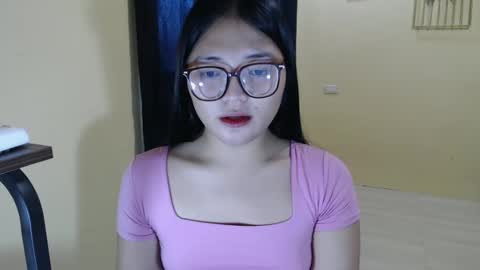 Snapshot of lovely_laura09 chatting on 03.04.25 Lovely Laura online show from 03.04.25