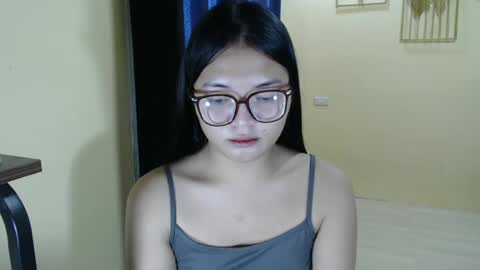 Snapshot of lovely_laura09 chatting on 03.12.25 Lovely Laura online show from 03.12.25