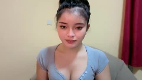 Snapshot of lovely_laura09 chatting on 09.22.25 Lovely Laura online show from 09.22.25