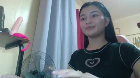 Snapshot of lovely_laura09 chatting on 09.26.25 Lovely Laura online show from 09.26.25
