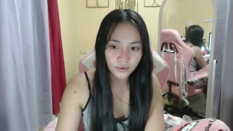 Snapshot of lovely_leah23 chatting on 09.08.25 lovely_leah23 online show from 09.08.25
