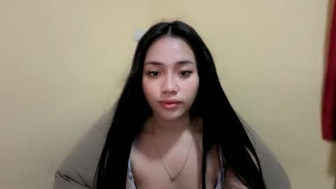 Snapshot of lovely_leah23 chatting on 09.21.25 lovely_leah23 online show from 09.21.25
