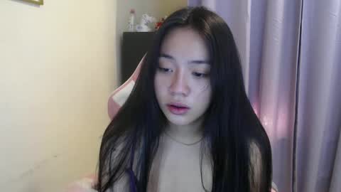 Snapshot of lovely_leah23 chatting on 10.12.25 lovely_leah23 online show from 10.12.25