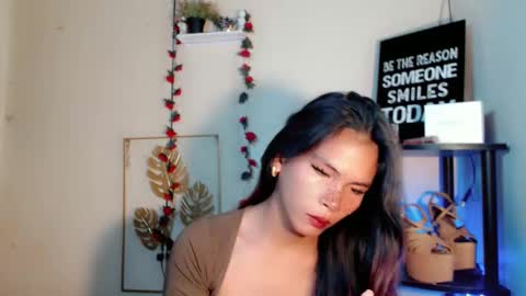 Snapshot of lovely_oliviax chatting on 04.19.26 KATE online show from 04.19.26