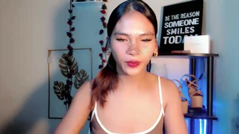 Snapshot of lovely_oliviax chatting on 04.27.26 KATE online show from 04.27.26