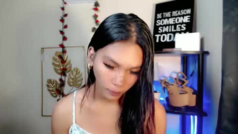 Snapshot of lovely_oliviax chatting on 05.03.26 KATE online show from 05.03.26