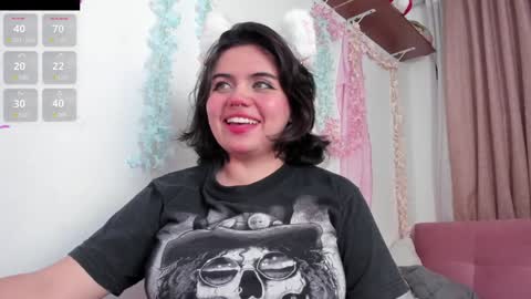 Snapshot of lovely_paris_01 chatting on 12.19.24 Paris Rose online show from 12.19.24