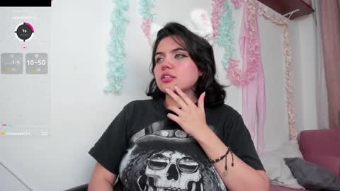 Snapshot of lovely_paris_01 chatting on 12.19.24 Paris Rose online show from 12.19.24