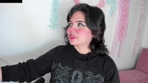 Snapshot of lovely_paris_01 chatting on 12.31.24 Paris Rose online show from 12.31.24