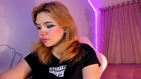 Snapshot of lovely_paris_01 chatting on 03.31.26 Paris Rose online show from 03.31.26