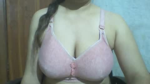 Snapshot of lovely_sweet_girl chatting on 10.29.25 katrina follow me guys online show from 10.29.25