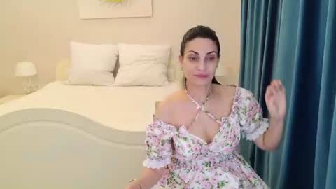 Beatrice online show from 07.18.26