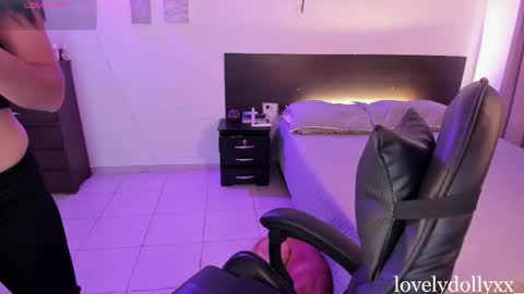 Snapshot of lovelydollyxx_ chatting on 05.14.26 lovely online show from 05.14.26