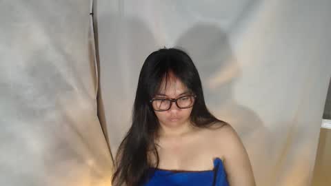 Snapshot of lovelykadita chatting on 10.12.25 Kadita3 online show from 10.12.25