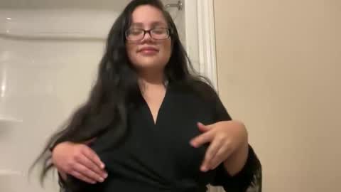 Snapshot of lovelykatiebabe chatting on 11.12.25 lovelykatiebabe online show from 11.12.25