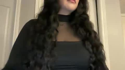 Snapshot of lovelykatiebabe chatting on 12.17.25 lovelykatiebabe online show from 12.17.25