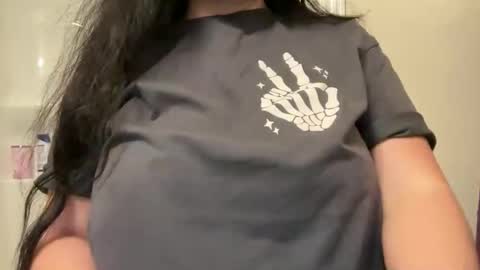 Snapshot of lovelykatiebabe chatting on 01.18.26 lovelykatiebabe online show from 01.18.26