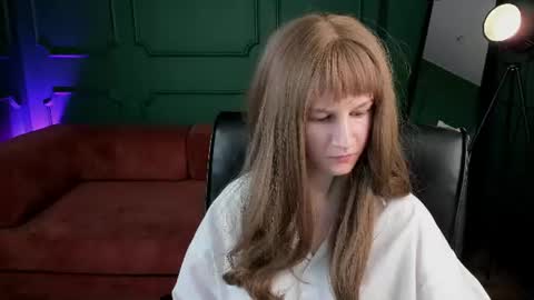 Kira online show from 08.04.26