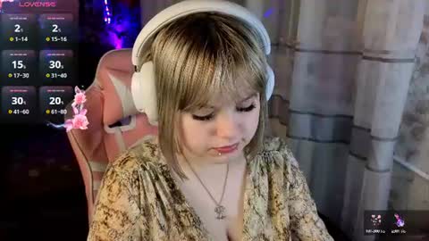 Snapshot of lovelykristii chatting on 06.15.26 hristie online show from 06.15.26