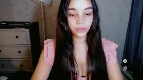 Snapshot of lovelylaiza chatting on 05.23.26 Cutie Laiza online show from 05.23.26