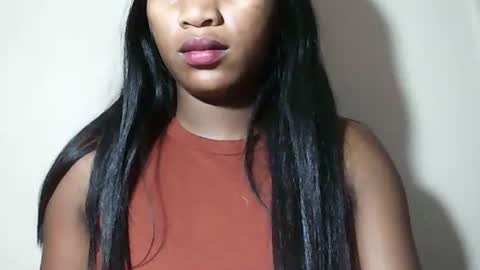 lovelylarra online show from 04.18.26