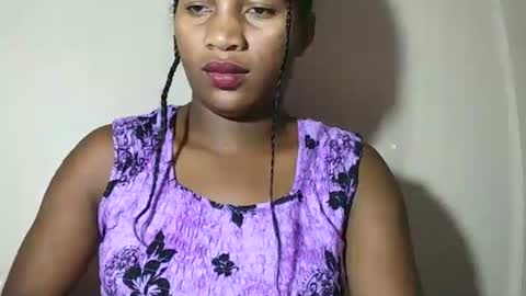 lovelylarra online show from 05.03.26