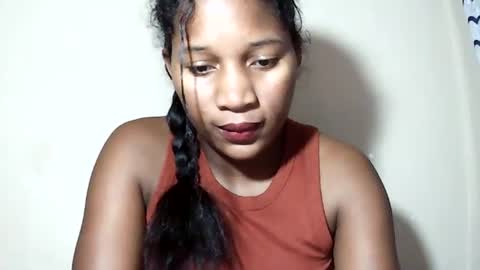 lovelylarra online show from 06.12.26
