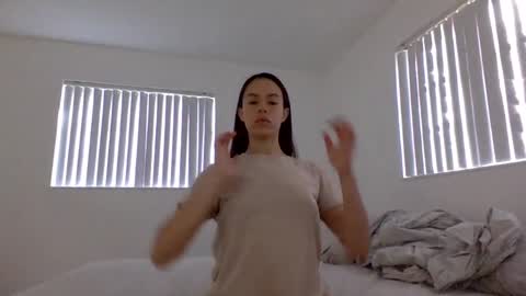 Snapshot of lovelylovelybrooke chatting on 02.12.25 lovelylovelybrooke online show from 02.12.25