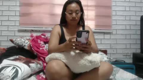 Snapshot of lovelyquey chatting on 01.07.25 Angelquey online show from 01.07.25
