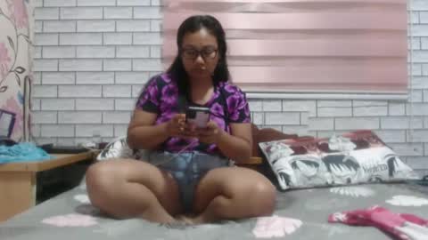 Snapshot of lovelyquey chatting on 01.11.25 Angelquey online show from 01.11.25