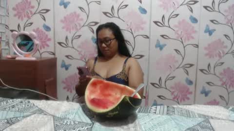 Snapshot of lovelyquey chatting on 01.20.25 Angelquey online show from 01.20.25