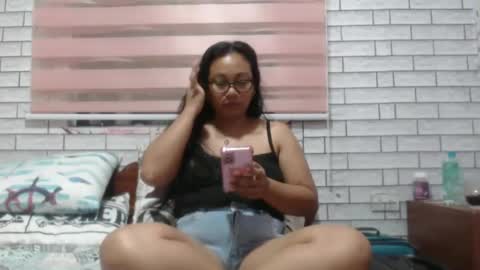 Snapshot of lovelyquey chatting on 01.22.25 Angelquey online show from 01.22.25
