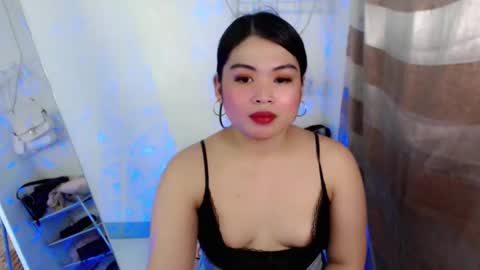 Snapshot of lovelyrhean chatting on 04.24.26 Rhean online show from 04.24.26