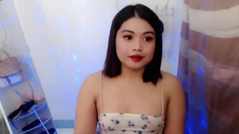 Snapshot of lovelyrhean chatting on 04.28.26 Rhean online show from 04.28.26