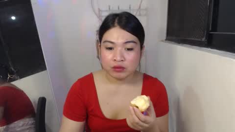 Snapshot of lovelyrhean chatting on 05.12.26 Rhean online show from 05.12.26