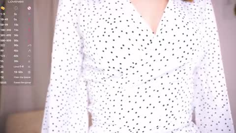 Snapshot of lovensina chatting on 03.18.26 Sina online show from 03.18.26