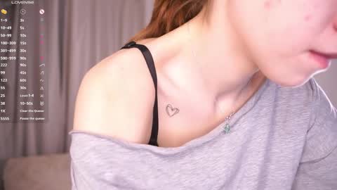 Snapshot of lovensina chatting on 03.30.26 Sina online show from 03.30.26