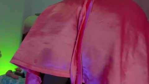 L O V E  online show from 03.09.25