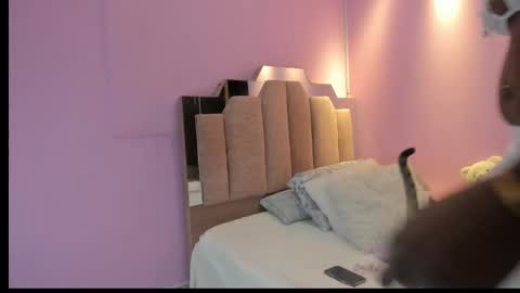 L O V E  online show from 09.25.25